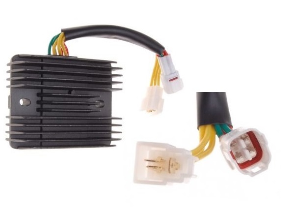 Regulátor napětí SUZUKI  GSX-R 600 GSX-R 750 - 2 konektory ,7 kabelů